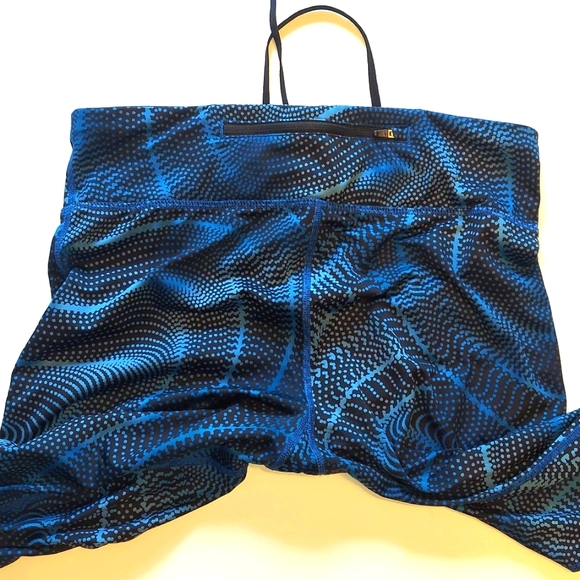 Nike Dri-fit Cropped Athletic Leggings - Picture 3 of 6